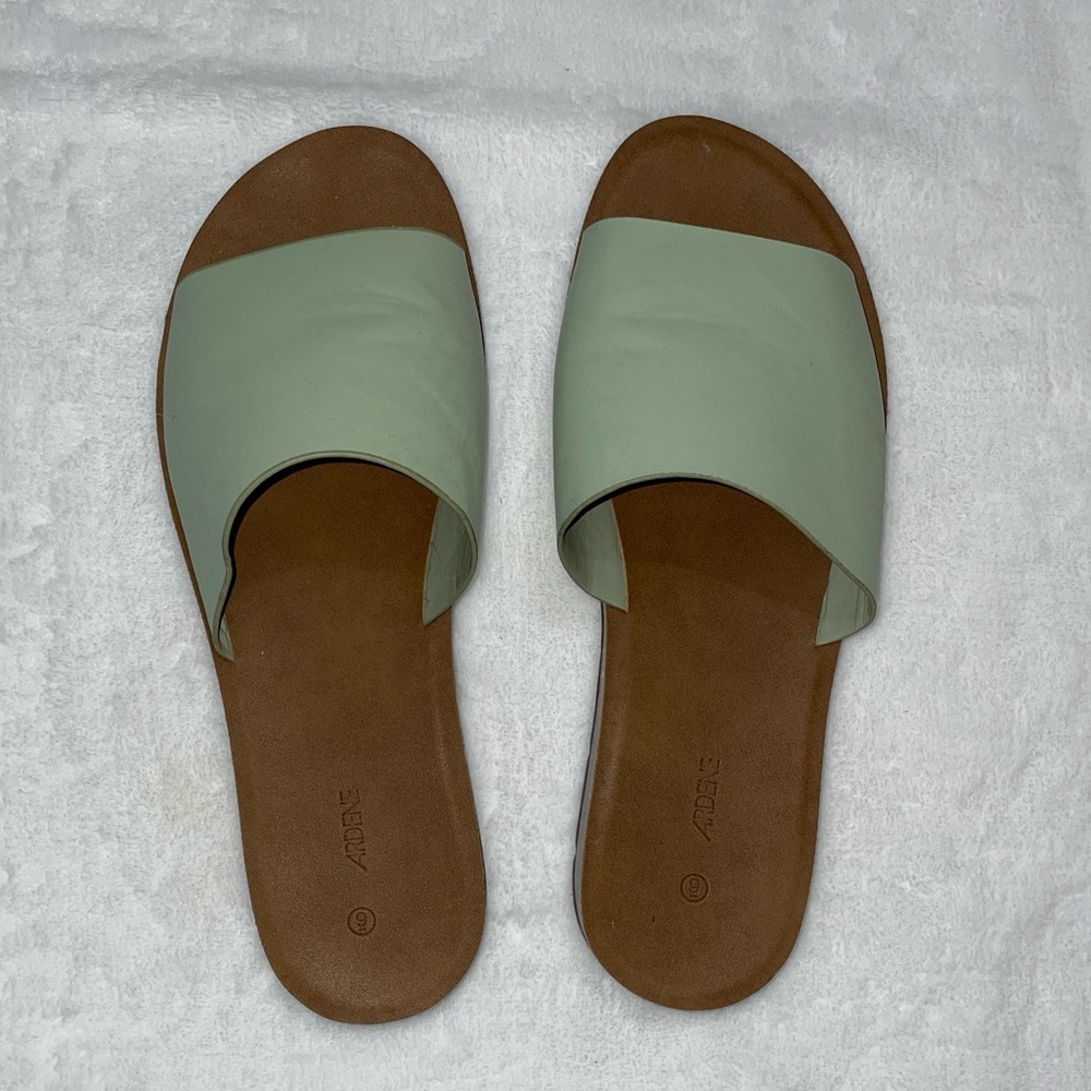 NWOT Sz 9 Mint Green Ardene Slide Sandals Cute Summer Light Brand New - Picture 1 of 4